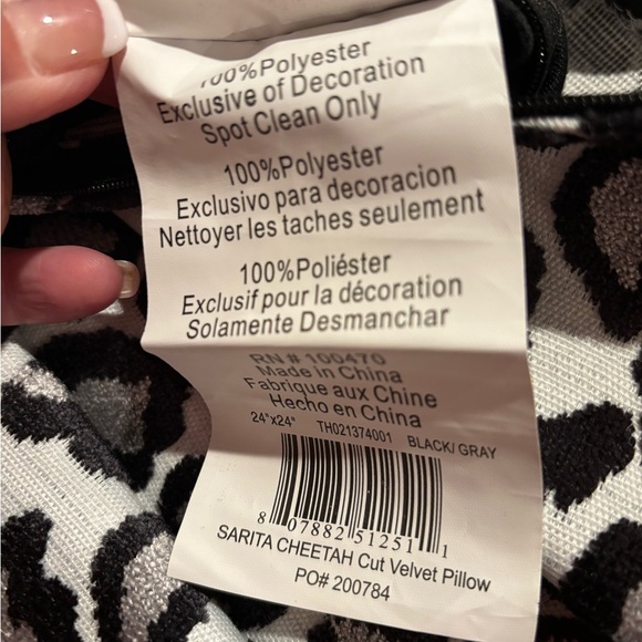 Pillow covers 2 black white grey leopard - Picture 11 of 11